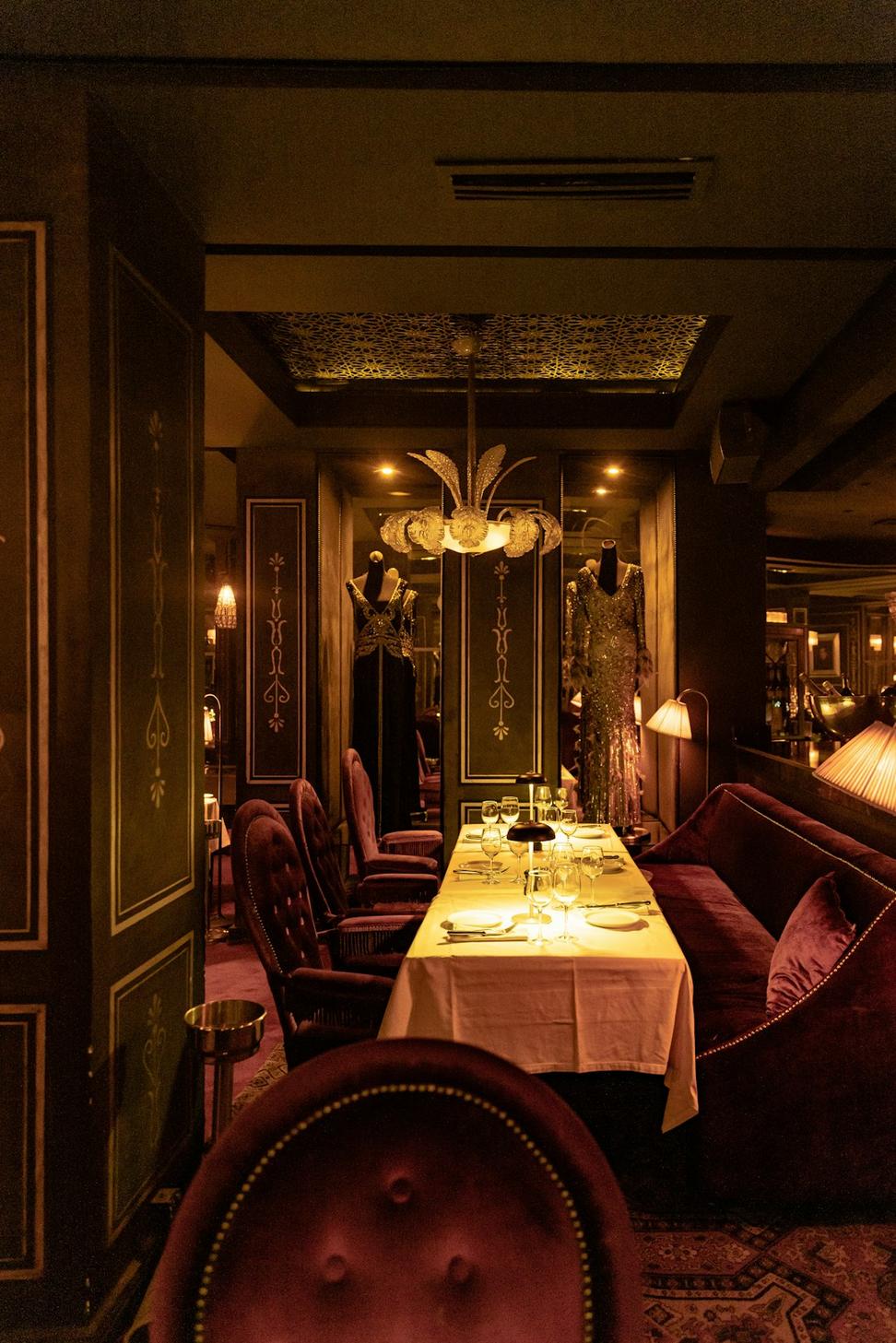 Restaurant dining room
